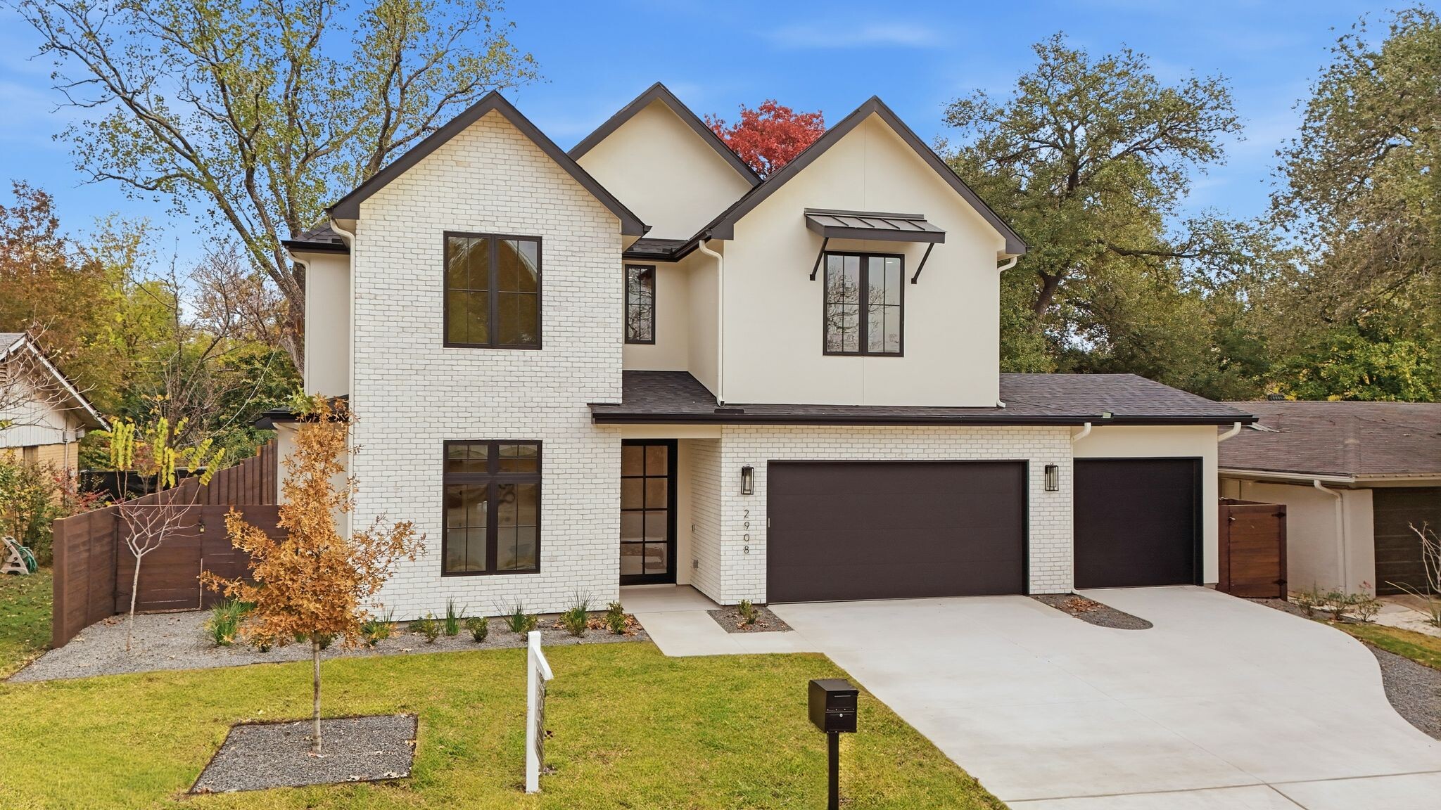 2908 Stoneway Dr — Front Elevation